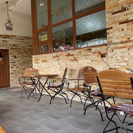 Hotel Monte Carlo Πιτέστι Εξωτερικό φωτογραφία