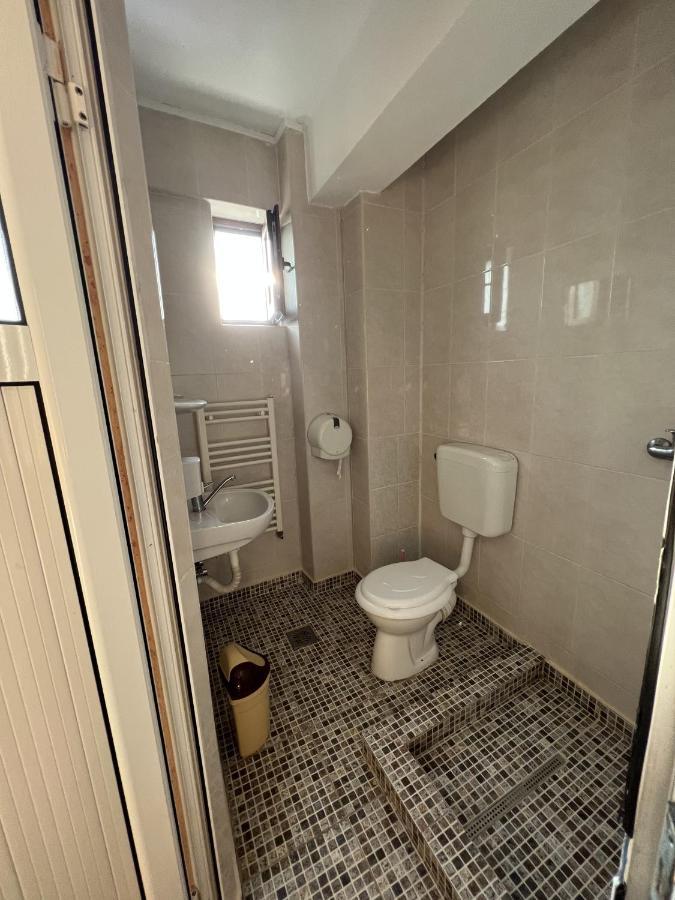Hotel Monte Carlo Πιτέστι Εξωτερικό φωτογραφία